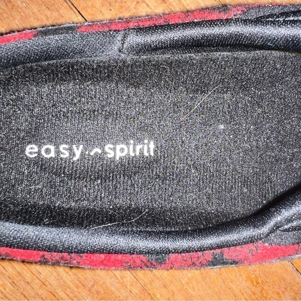 EASY Spirit Traveltime Buffalo check clogs, so sweet! Only worn twice. - Picture 6 of 7